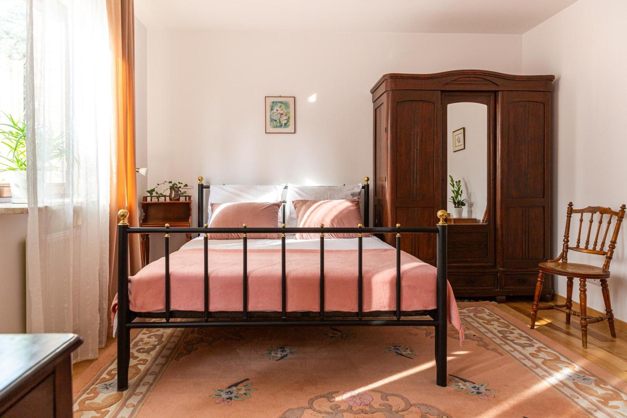 Pink Rose Suite Jozefow  Ngoại thất bức ảnh